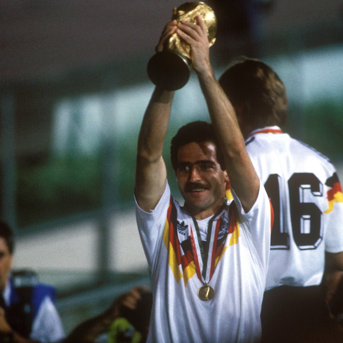 WeltmeisterTalk mit FußballWeltmeister Uwe Bein auf dem Weg zur FIFA